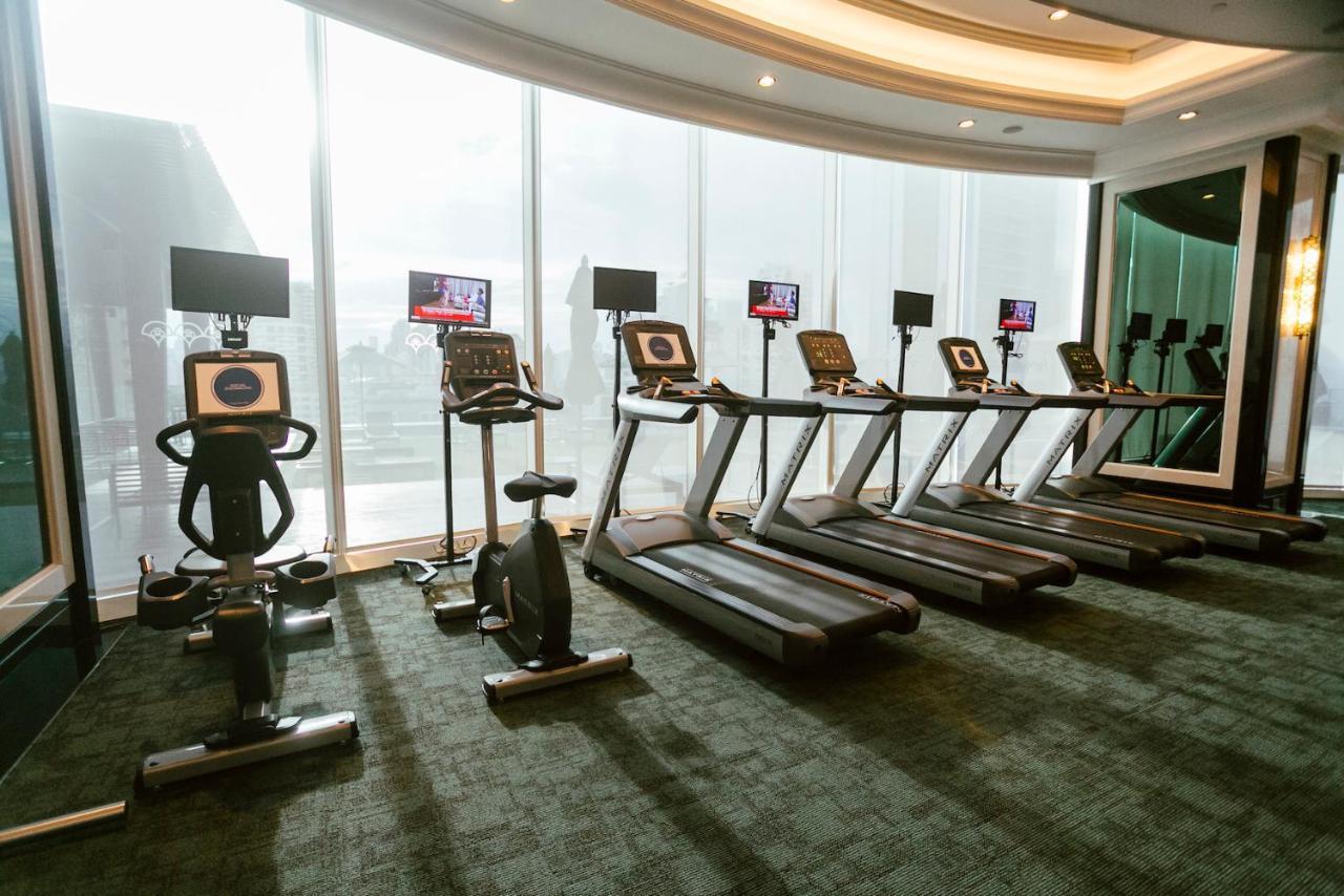 جراند سنتر بوينت سوكومفيت 55 ثونغ لو - SHA Plus بانكوك المظهر الخارجي الصورة The gym at the hotel