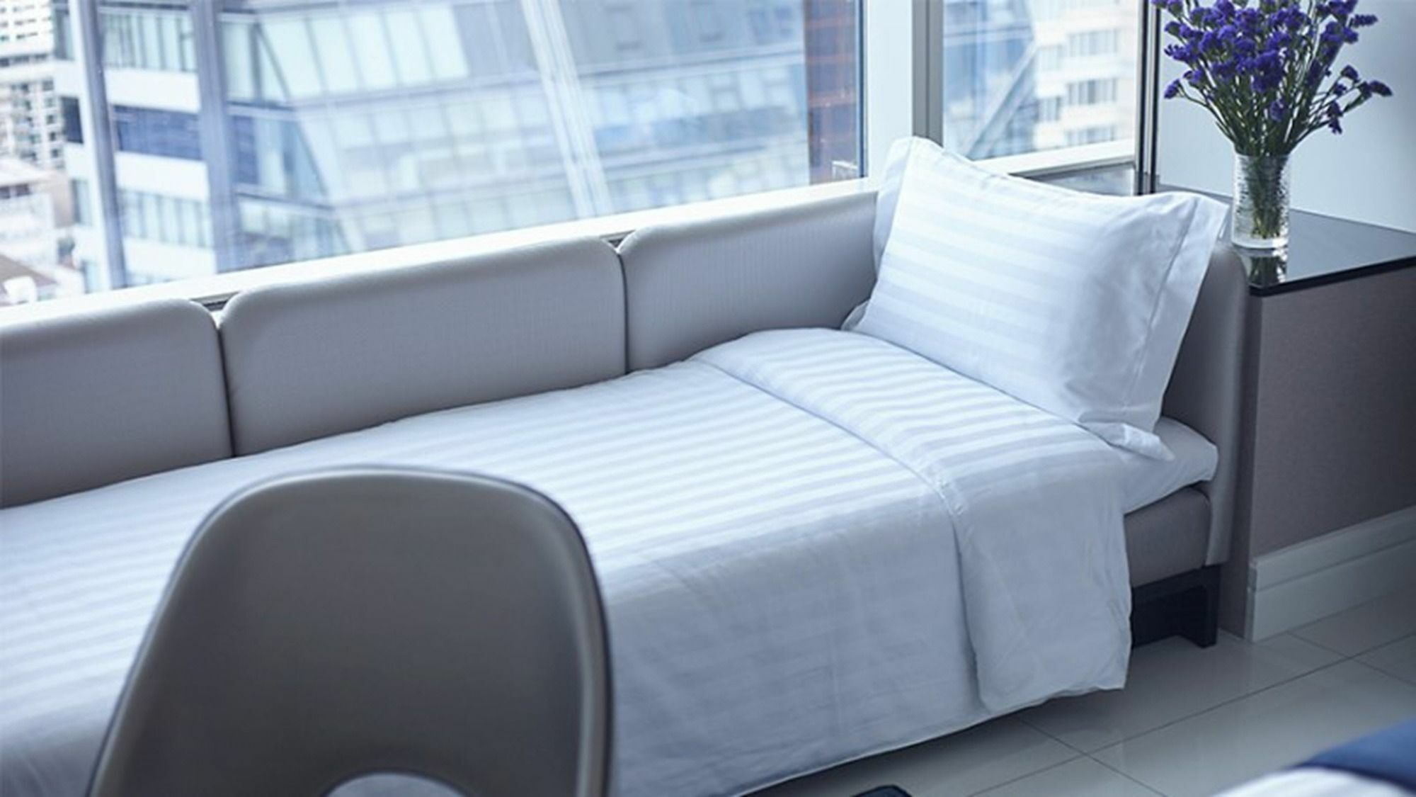 جراند سنتر بوينت سوكومفيت 55 ثونغ لو - SHA Plus بانكوك المظهر الخارجي الصورة A sofa bed