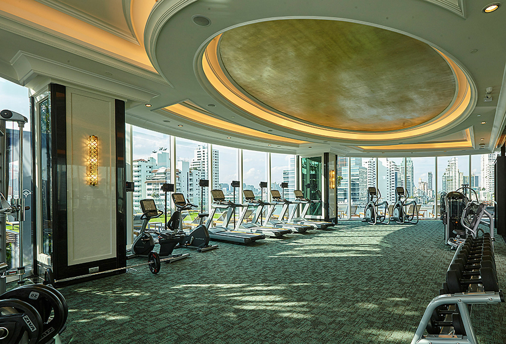 جراند سنتر بوينت سوكومفيت 55 ثونغ لو - SHA Plus بانكوك المظهر الخارجي الصورة The gym at the 39th floor